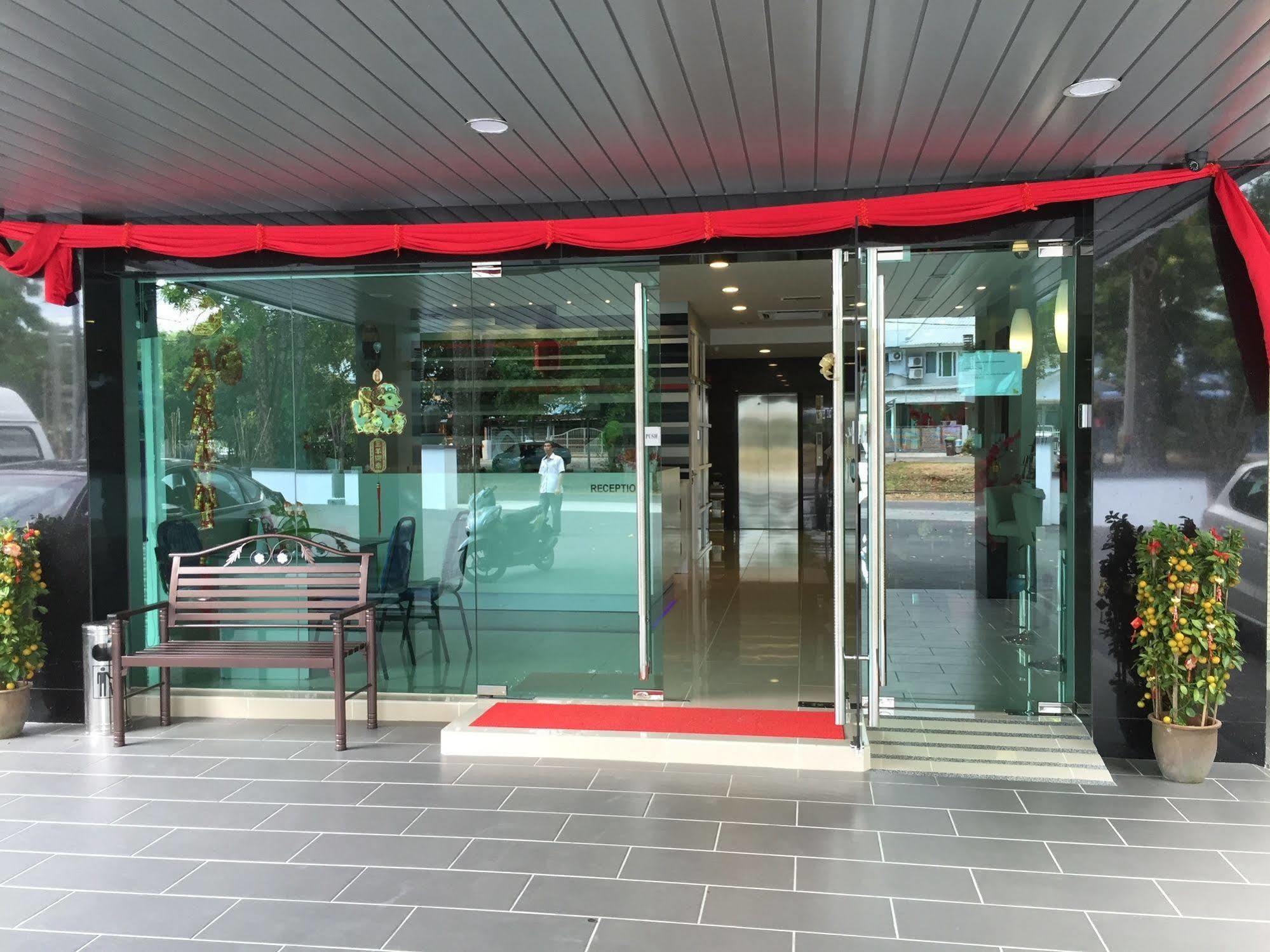 G Langkawi Motel Kuah Exterior photo